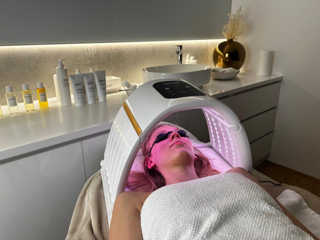 led_mask_therapy_dalu_ritual