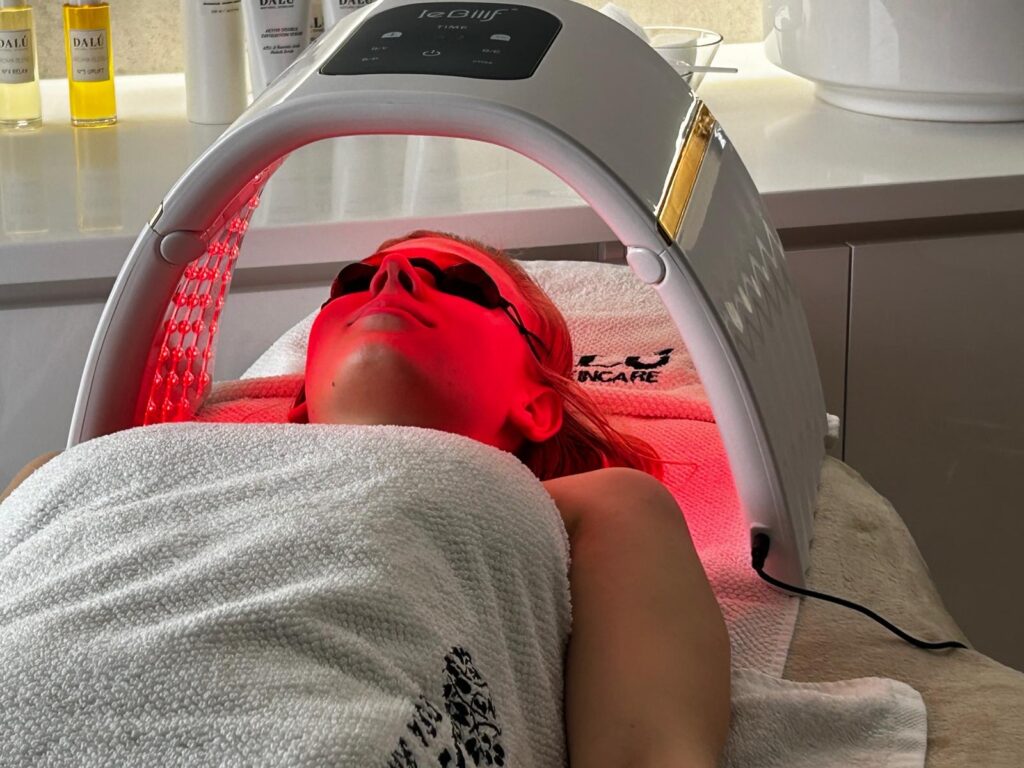 led_therapy_mask_dalu_natural_skincare_ritual
