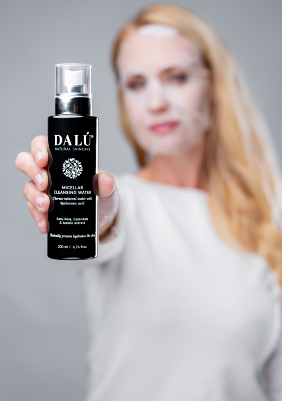 cleansers_micellar_cleansing_water